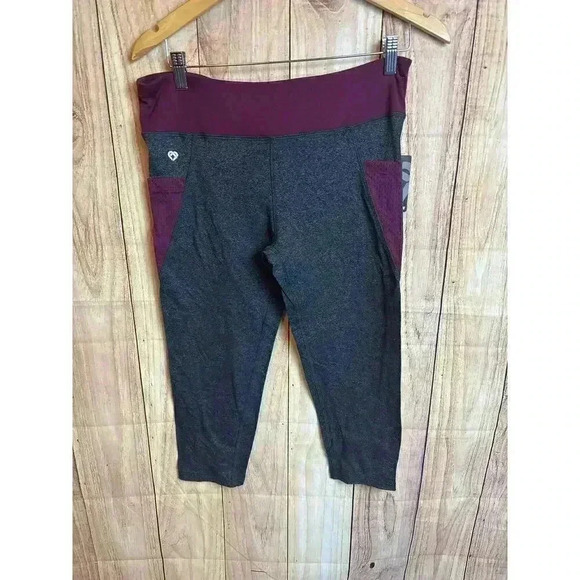 Minnesota Cropped Colloseum Leggings Gray/Maroon New Size L - Picture 1 of 10